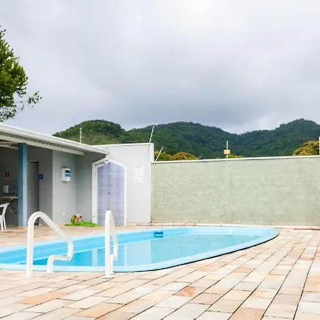 Ubatuba - Edifício Erica Apto 33 - 850 metros da Praia grande-2